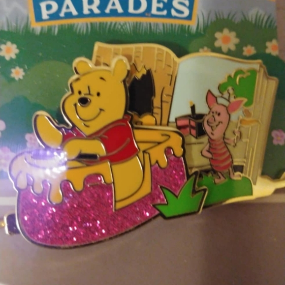 🍯FIRM! NWT DISNEY PARKS 2024 WALT DISNEY WORLD PARADE WINNIE THE POOH LE PIN - Picture 4 of 7